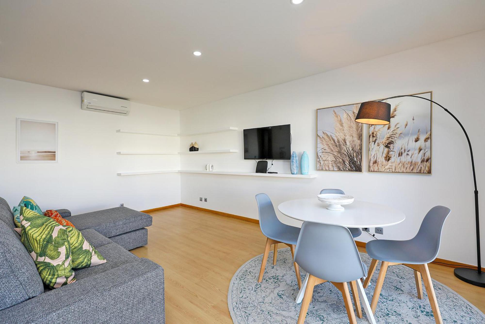 B19 - Marina Bay Apartment