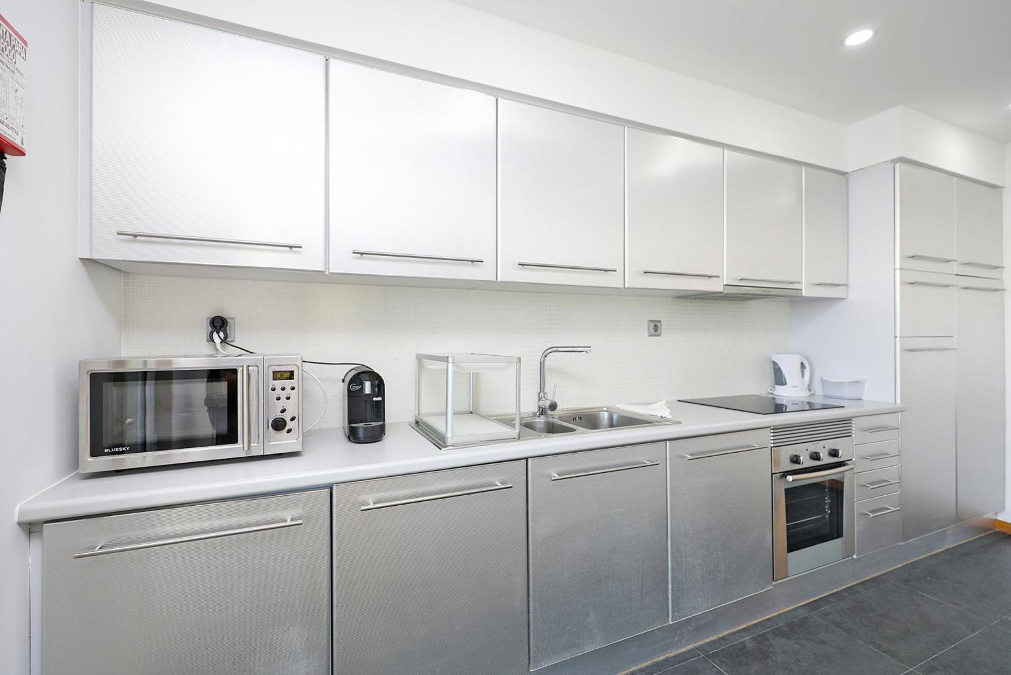 B19 - Marina Bay Apartment