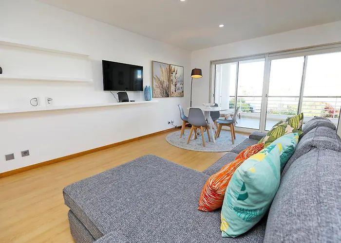 B19 - Marina Bay Apartment